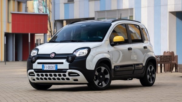  - Три неща. Едното е уникалният ни подход към масовите марки. Fiat носи със себе си радостта, простотата, la dolce vita (сладкия живот) и италианския дизайн. Имаме много добре работеща рецепта, особено в сравнение с китайските марки, които тепърва идват в Европа. Второ, имаме доминиращ дял на големи пазари като Бразилия и Турция, да не споменавам Италия. И трето, имаме коли в А-сегмента, което е една от причините да потвърдим, че ще продължим да разработваме класическата Panda с появата на новата Pandina. Като добавите и Fiat 500, стават два допълващи се взаимно модела в сегмент, в който другите имат най-много един. 
  
НА СНИМКАТА: Fiat Pandina
